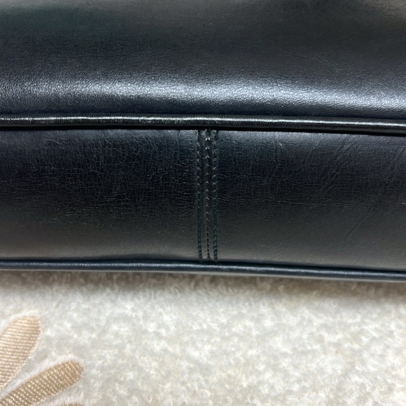 Gucci Leather Shoulder Bag - Picture 8 of 12